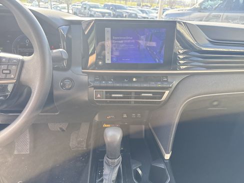 Used 2025 Toyota Camry LE image 8