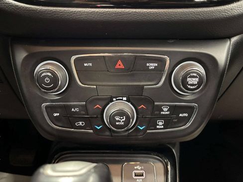 Used 2019 Jeep Compass Limited AWD/4WD image 26