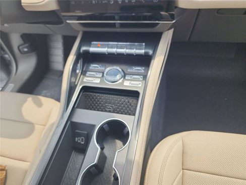 New 2025 Lincoln Nautilus Premier image 31