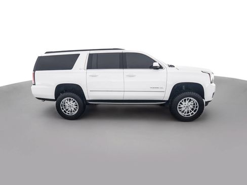 Used 2018 GMC Yukon XL SLT w/ Premium Edition AWD/4WD image 4