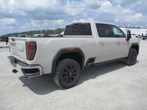 New 2026 GMC Sierra 2500 AT4 w/ AT4 Premium Plus Package AWD/4WD image 4