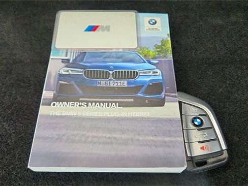 Used 2021 BMW 530e image 63