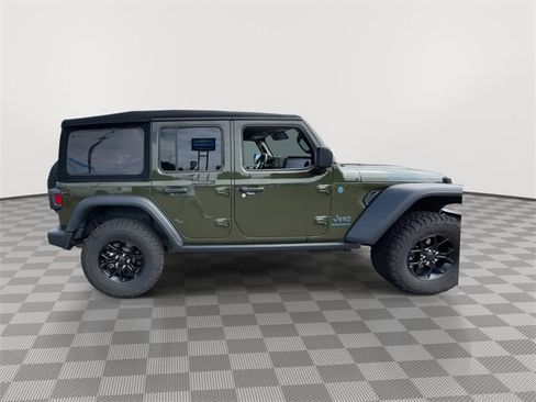 Used 2024 Jeep Wrangler Unlimited image 9