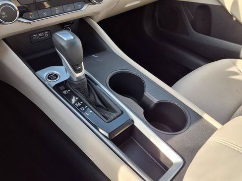 Used 2025 Nissan Altima 2.5 SV FWD image 25