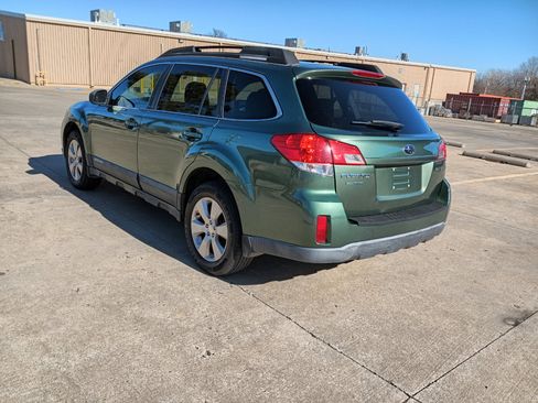Used 2010 Subaru Outback 2.5i Limited image 6