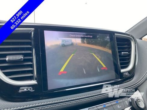 Used 2023 Chrysler Pacifica Touring-L w/ S Appearance Package image 12