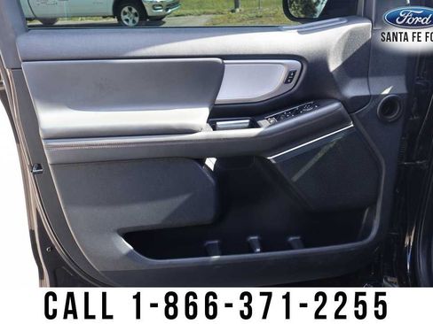 Used 2025 Ford Expedition Active AWD/4WD image 13