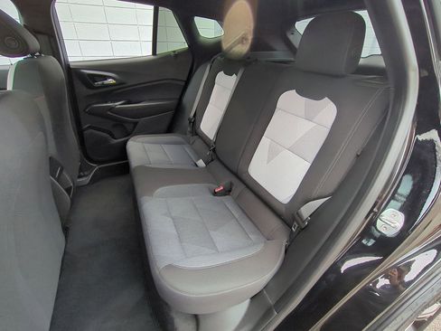Certified 2024 Chevrolet Trax RS w/ Sunroof Package FWD image 25