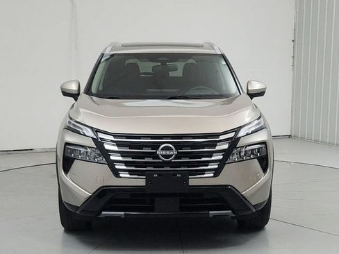 Used 2026 Nissan Rogue Platinum w/ Platinum Premium Package AWD/4WD image 2