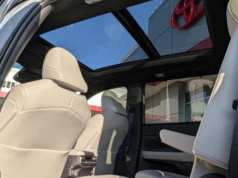 Used 2026 Toyota Grand Highlander AWD Hybrid image 25