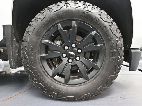 Used 2018 Chevrolet Colorado Z71 AWD/4WD image 14