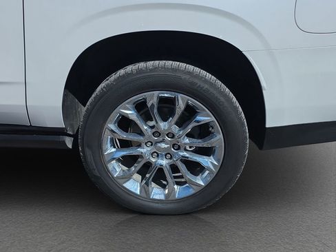 Used 2023 Chevrolet Suburban High Country AWD/4WD image 5