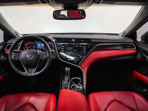 Used 2018 Toyota Camry XSE FWD image 12