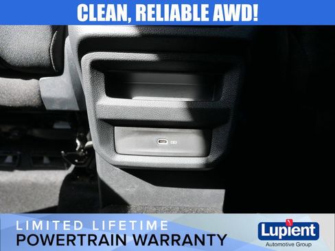 Used 2025 Volkswagen Taos SE image 18