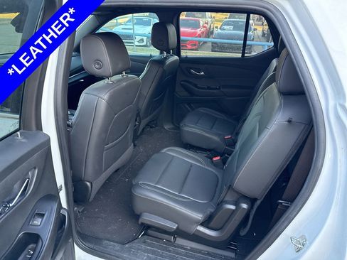 Used 2023 Chevrolet Traverse LT image 6