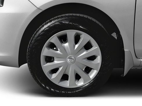 Used 2018 Nissan Versa SV FWD image 14