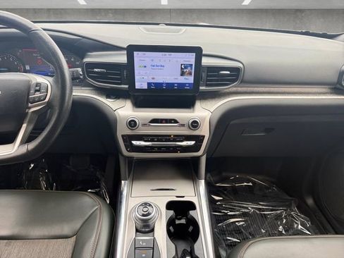 Used 2022 Ford Explorer Timberline w/ Timberline Technology Package image 3