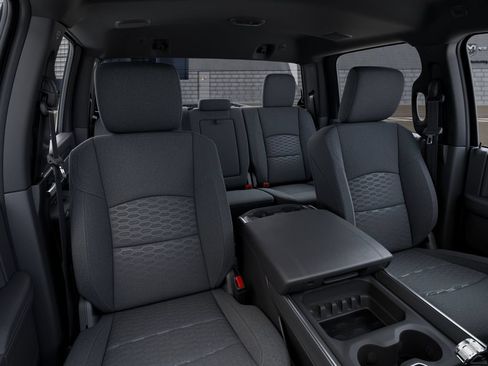 New 2026 RAM 2500 Big Horn AWD/4WD image 17