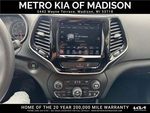 Used 2022 Jeep Cherokee Limited AWD/4WD image 19