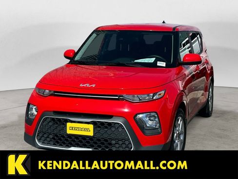 Used 2022 Kia Soul LX w/ Technology Package FWD image 1