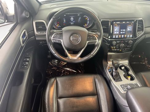 Used 2022 Jeep Grand Cherokee Limited image 23