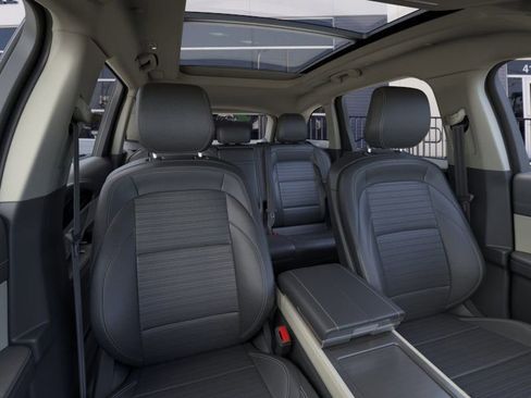 New 2025 Lincoln Nautilus Reserve image 10