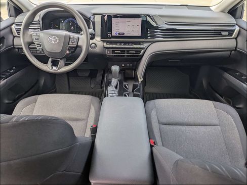 Used 2025 Toyota Camry LE FWD image 14
