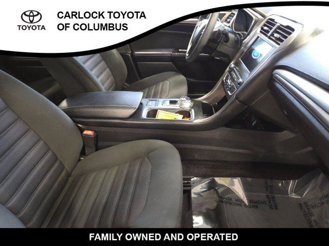 Used 2017 Ford Fusion SE w/ Fusion SE Technology Package FWD image 23