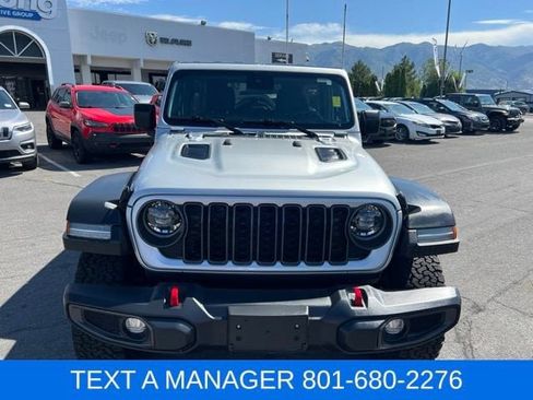 Used 2024 Jeep Wrangler Unlimited Rubicon AWD/4WD image 12
