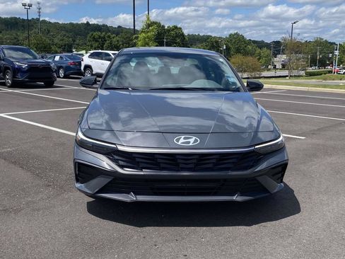 Certified 2025 Hyundai Elantra Sport FWD image 8