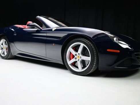 Used 2016 Ferrari California T image 29
