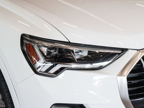 Used 2023 Audi Q3 2.0T Premium w/ Convenience Package image 27