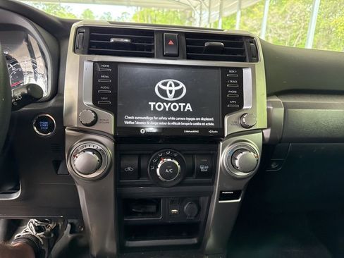 Used 2020 Toyota 4Runner SR5 Premium image 5