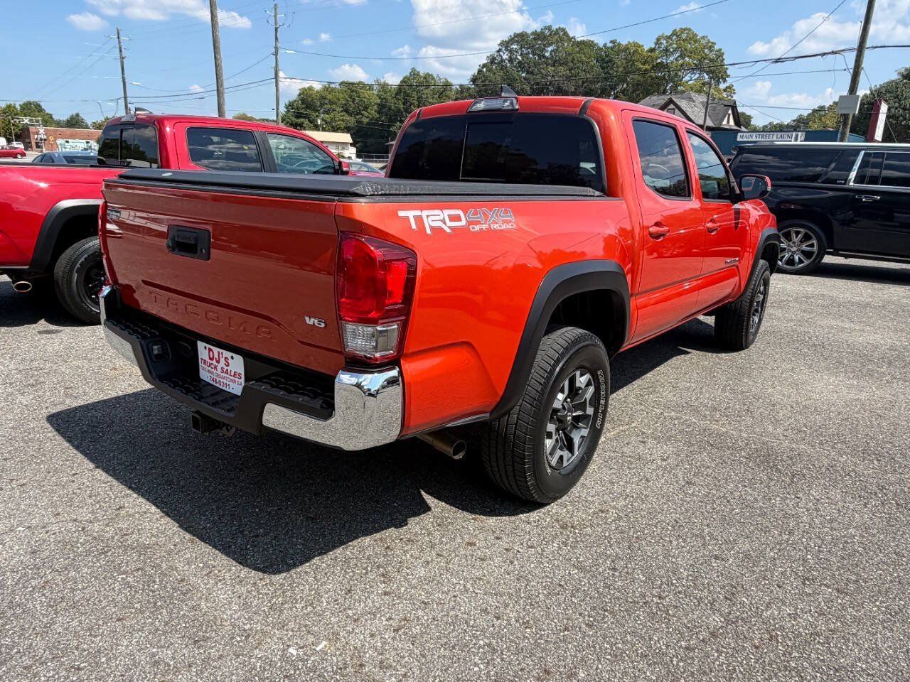 Used 2017 Toyota Tacoma TRD Off-Road w/ Tow Package (A/T) AWD/4WD image 7