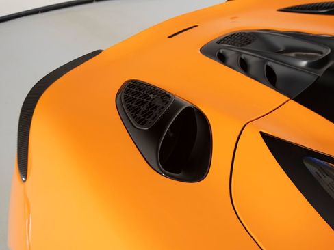 Used 2025 McLaren Artura Spider image 44