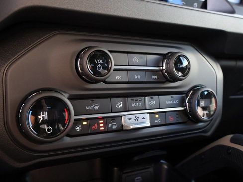 New 2025 Ford Bronco Badlands image 35