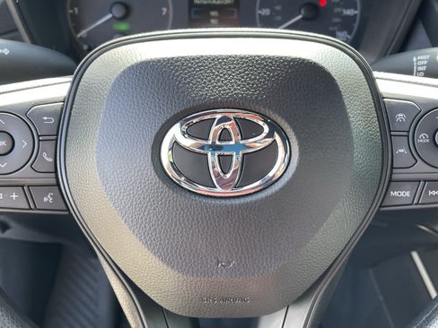 Used 2024 Toyota Corolla Cross AWD Hybrid image 19