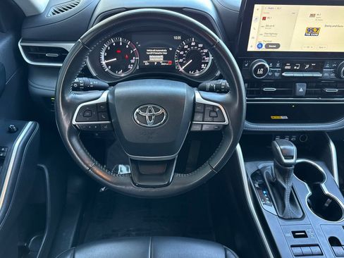 Certified 2024 Toyota Highlander XLE AWD/4WD image 14