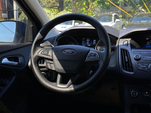 Used 2018 Ford Focus SE FWD image 8