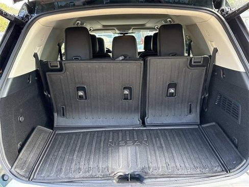 Used 2024 Nissan Pathfinder Platinum image 12