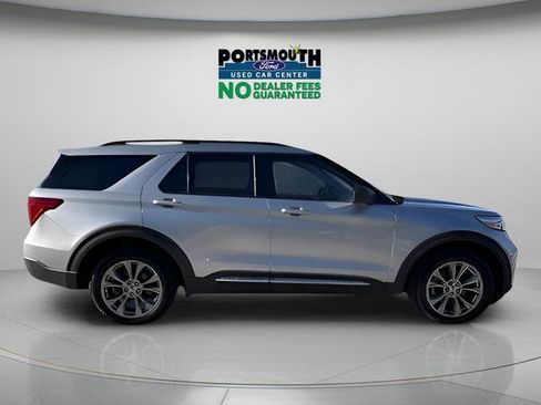 Used 2022 Ford Explorer XLT w/ Equipment Group 202A image 7