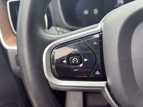 Used 2023 Volvo XC60 B5 Plus w/ Climate Package AWD/4WD image 22