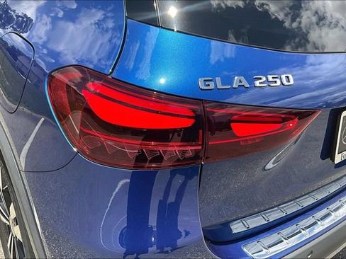 Used 2025 Mercedes-Benz GLA 250 image 14