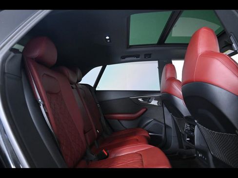 Used 2022 Audi SQ8 Prestige image 15