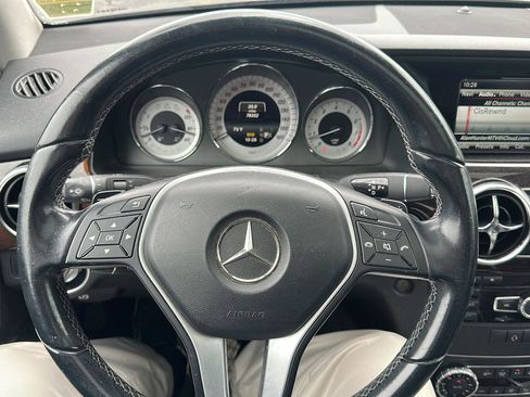 Used 2014 Mercedes-Benz GLK 350 4MATIC image 15