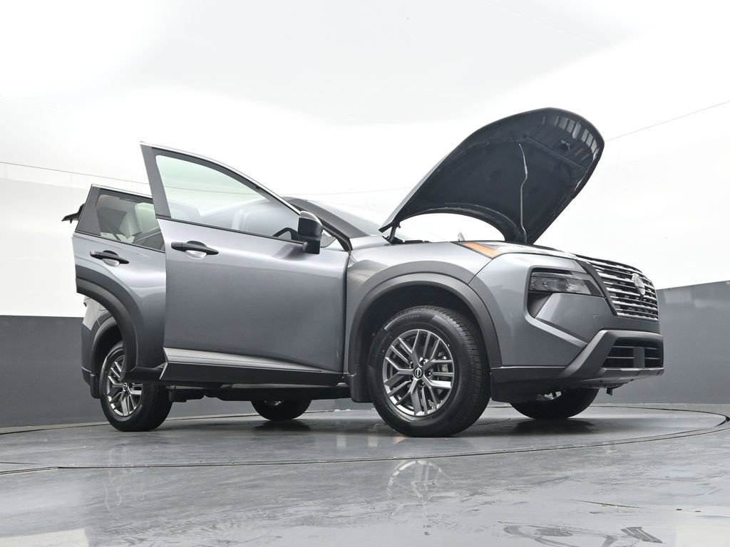 Used 2025 Nissan Rogue S FWD image 44