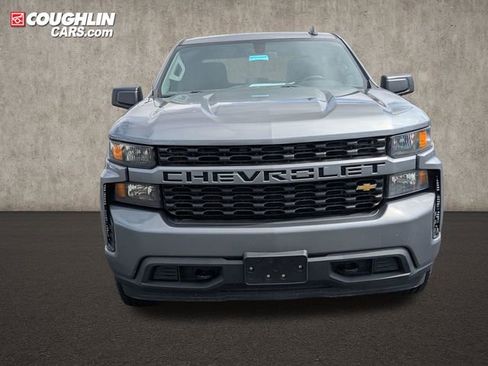 Used 2020 Chevrolet Silverado 1500 Custom w/ Custom Value Package AWD/4WD image 2