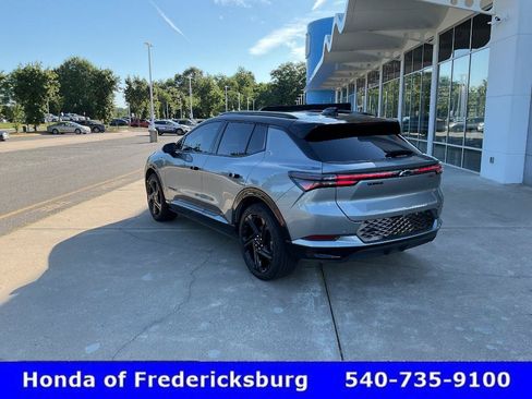Used 2024 Chevrolet Equinox EV RS FWD image 3