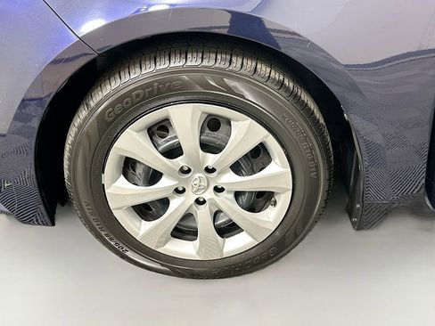 Certified 2024 Toyota Corolla LE image 30