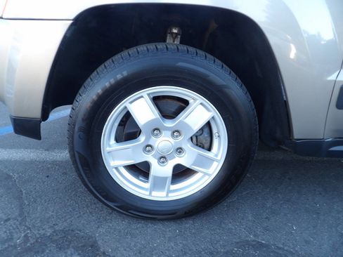 Used 2005 Jeep Grand Cherokee Laredo AWD/4WD image 13
